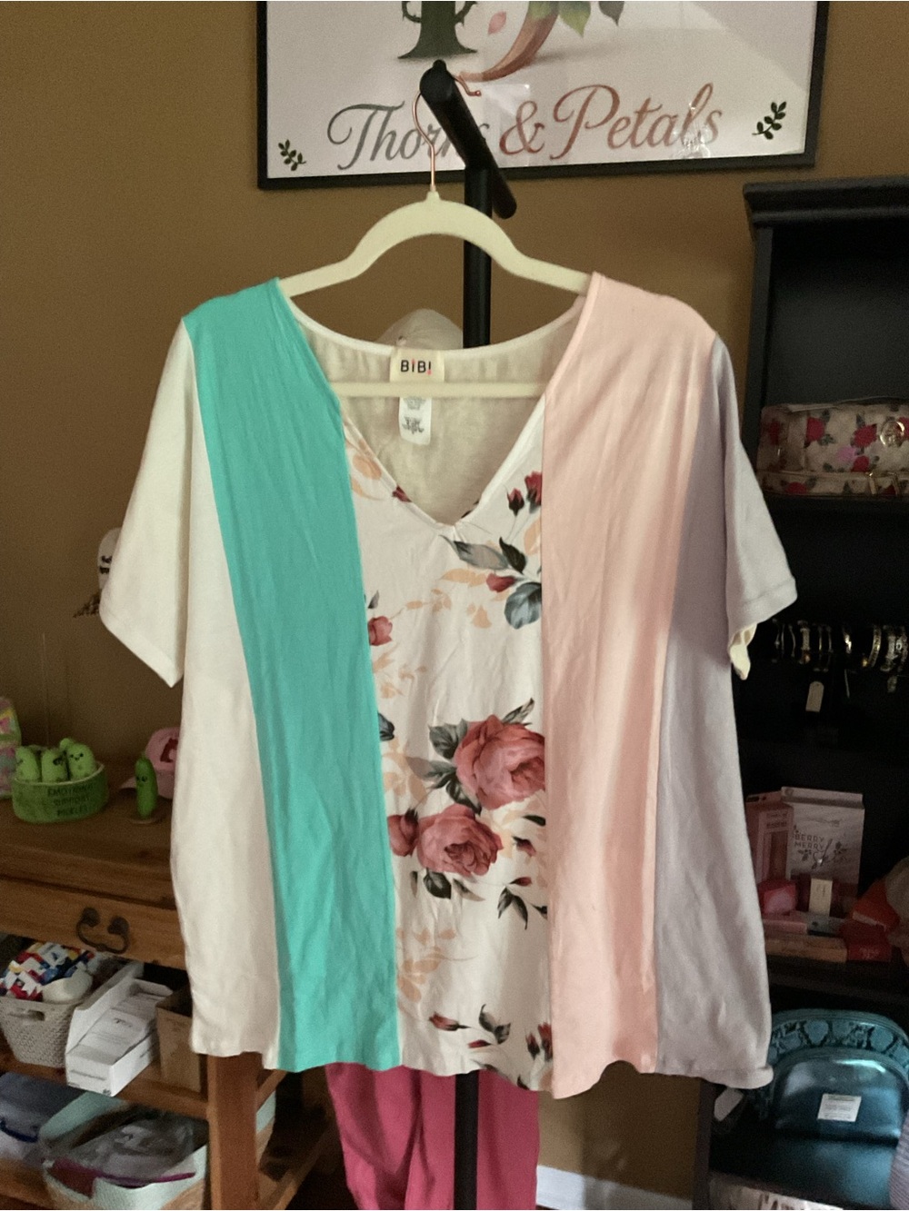 BiBi Mint & Blush Pink Colorblock Floral V-Neck Tee